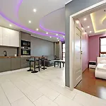 Center - Riverside By Apartmore