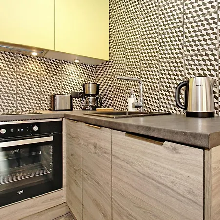 Center - Riverside By Apartmore Apartment *