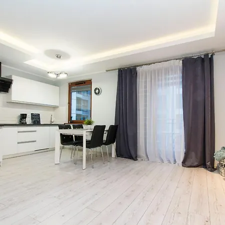 Center - Riverside By Apartmore