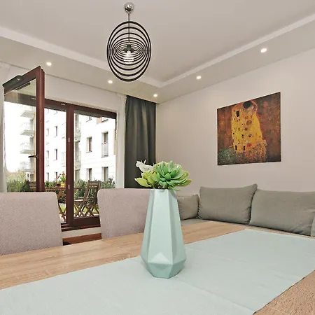 Center - Riverside By Apartmore * Danzig