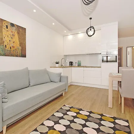 Center - Riverside By Apartmore Apartment *