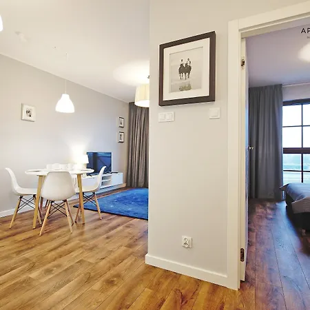 Center - Riverside By Apartmore *