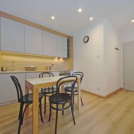 Center - Riverside By Apartmore *