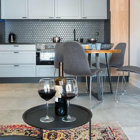 Center - Riverside By Apartmore