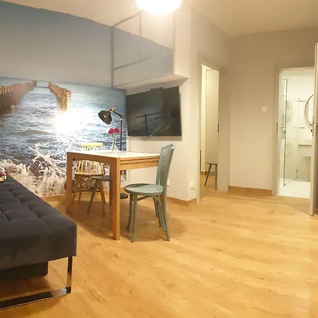 Center - Riverside By Apartmore *