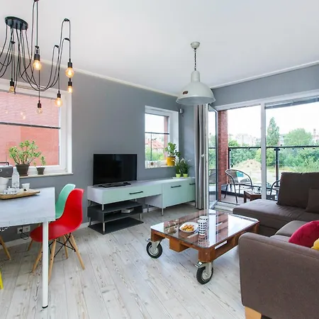 Center - Riverside By Apartmore