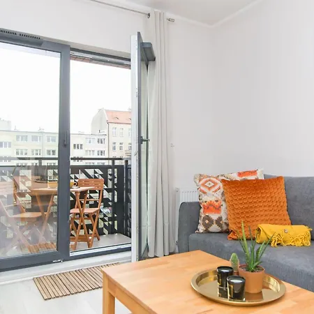 Center - Riverside By Apartmore *