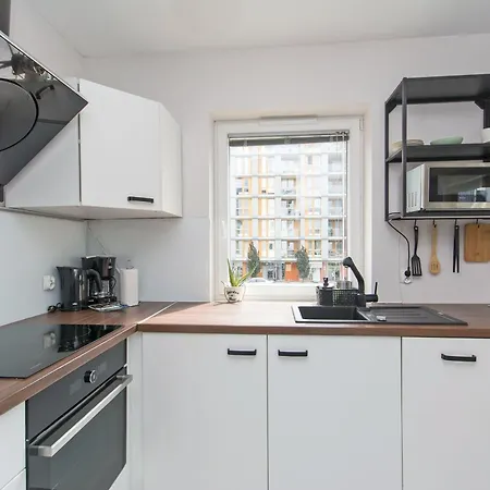 Center - Riverside By Apartmore