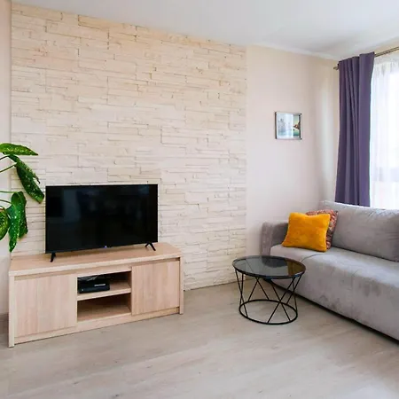 Center - Riverside By Apartmore *