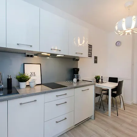 Center - Riverside By Apartmore