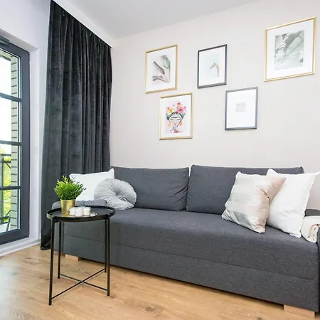 Center - Riverside By Apartmore *