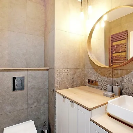 Center - Riverside By Apartmore