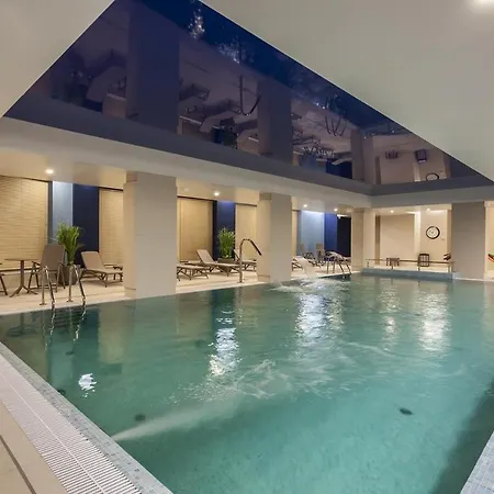 Center - Riverside By Apartmore *