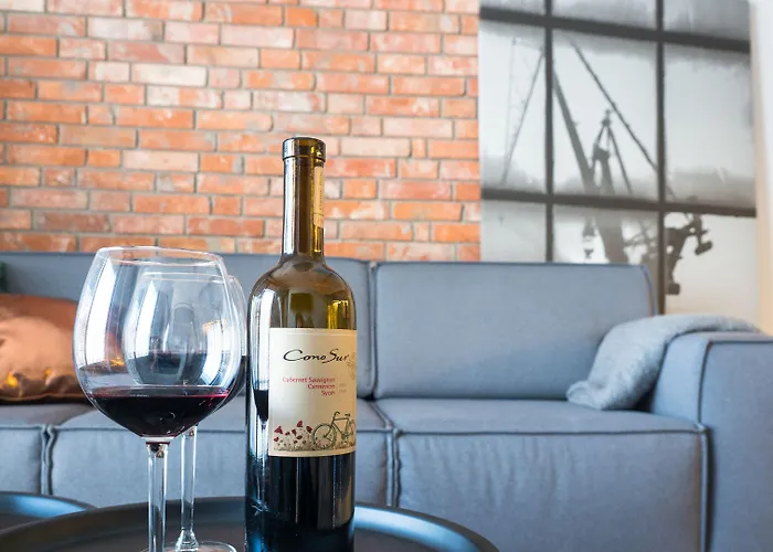 Center - Riverside By Apartmore * غدانسك