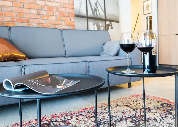 Center - Riverside By Apartmore