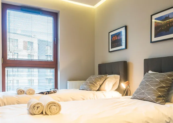 Center - Riverside By Apartmore