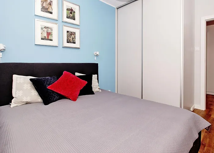 Center - Riverside By Apartmore