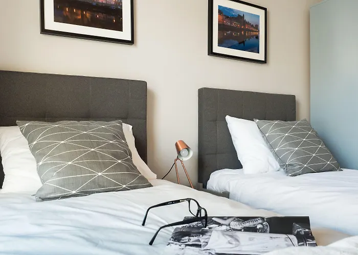 Center - Riverside By Apartmore * غدانسك