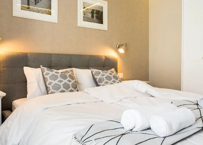 Center - Riverside By Apartmore شقة *