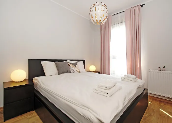 Center - Riverside By Apartmore