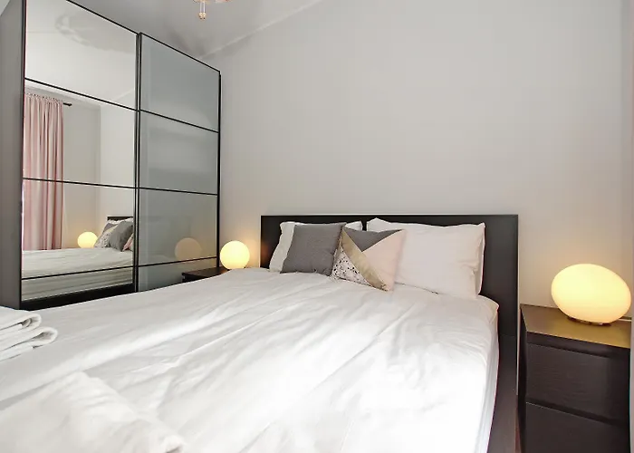 Center - Riverside By Apartmore شقة غدانسك