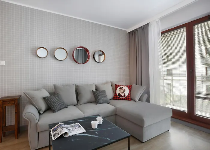 Center - Riverside By Apartmore *