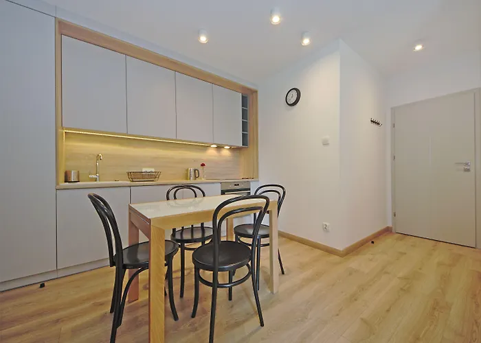 Center - Riverside By Apartmore *