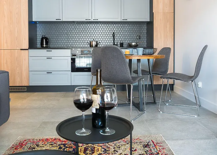 Center - Riverside By Apartmore