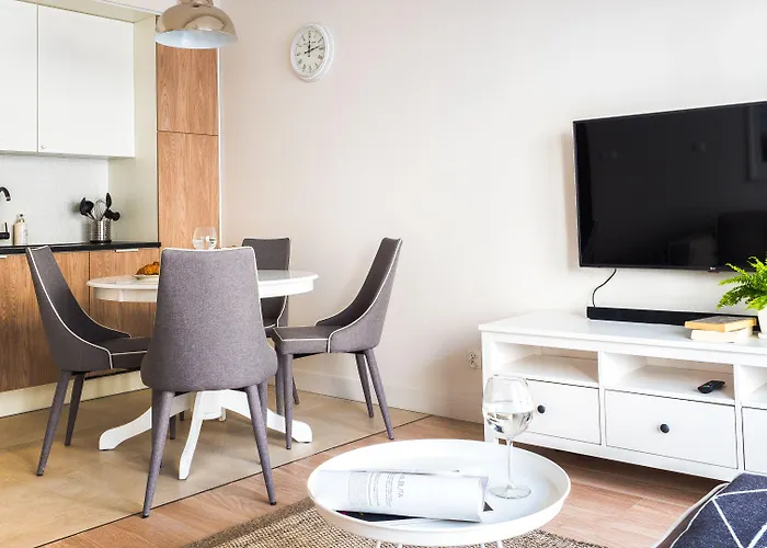 Center - Riverside By Apartmore *