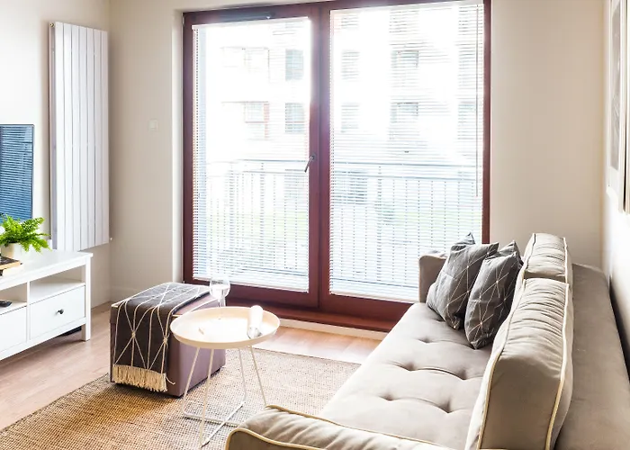 Center - Riverside By Apartmore