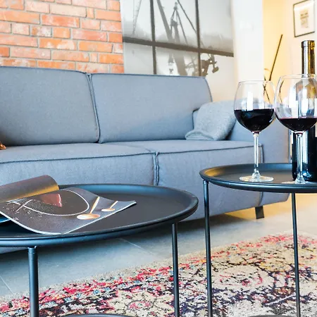 Center - Riverside By Apartmore