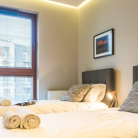 Center - Riverside By Apartmore