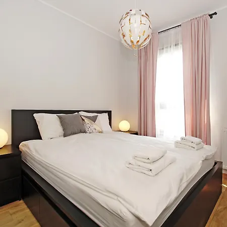 Center - Riverside By Apartmore